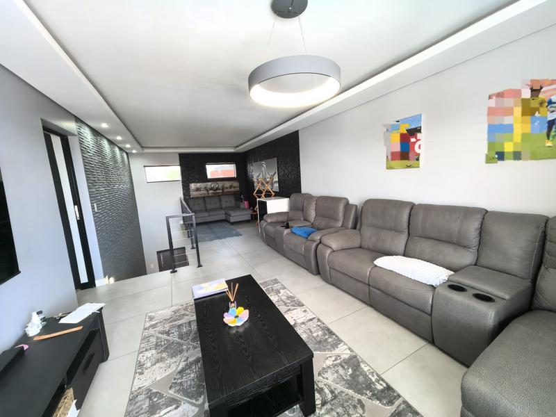 To Let 3 Bedroom Property for Rent in Greenstone Hill Gauteng