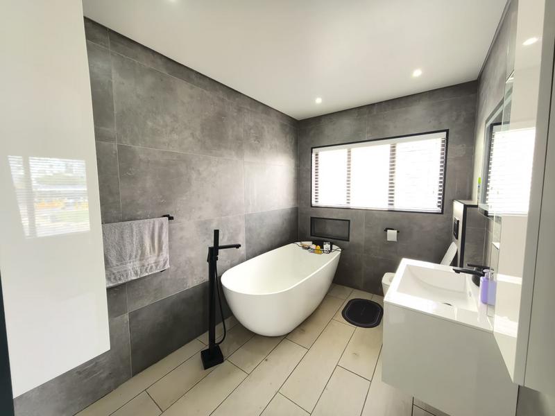 To Let 3 Bedroom Property for Rent in Greenstone Hill Gauteng