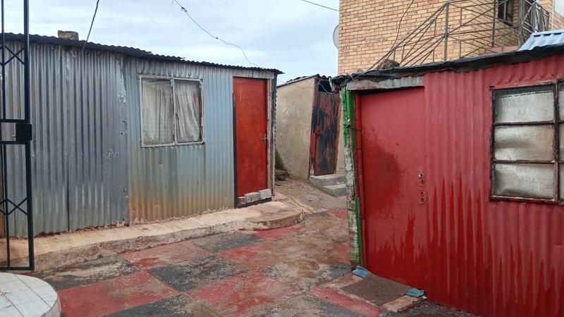 2 Bedroom Property for Sale in Chiawelo Gauteng