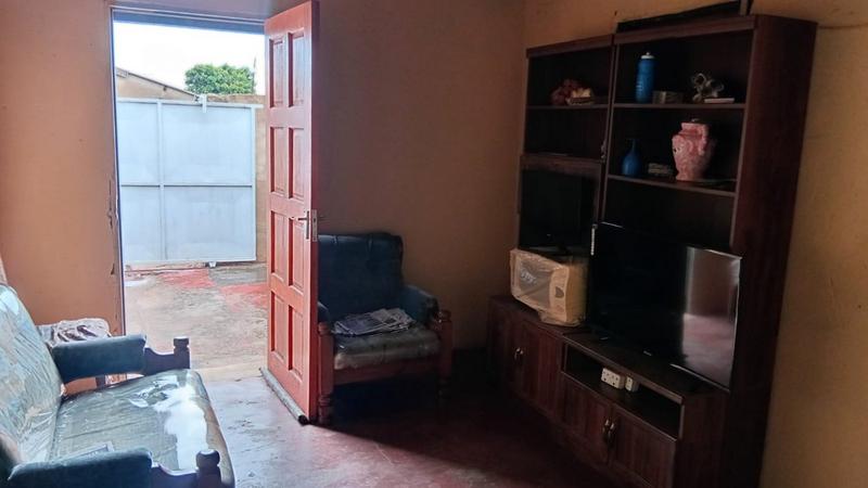 2 Bedroom Property for Sale in Chiawelo Gauteng