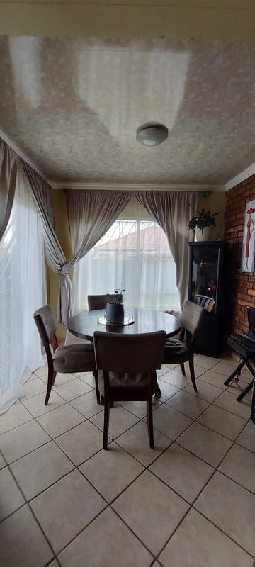 3 Bedroom Property for Sale in Karenpark Gauteng