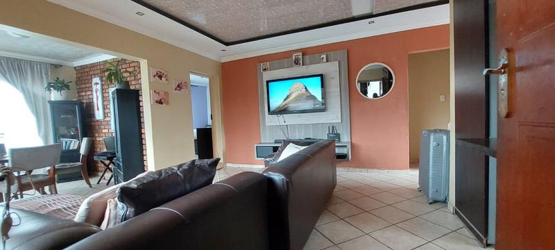 3 Bedroom Property for Sale in Karenpark Gauteng