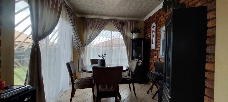 3 Bedroom Property for Sale in Karenpark Gauteng