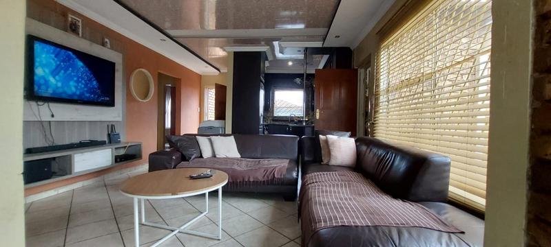 3 Bedroom Property for Sale in Karenpark Gauteng