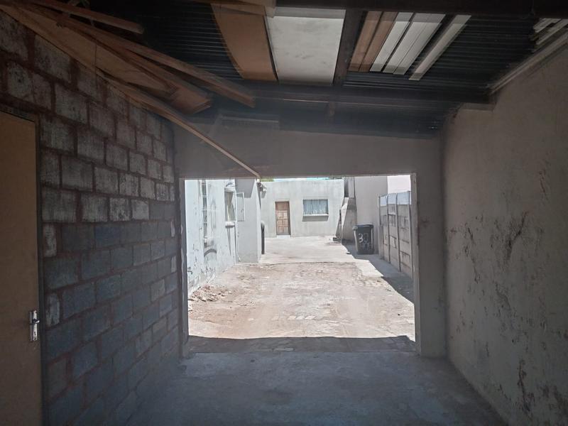 12 Bedroom Property for Sale in Geduld Gauteng
