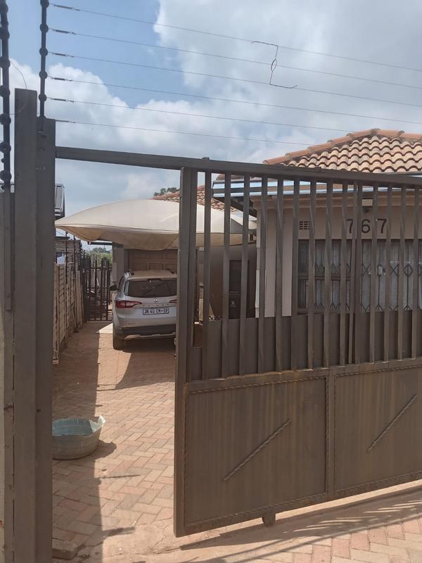 3 Bedroom Property for Sale in Cloverdene Gauteng