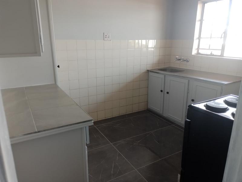To Let 1 Bedroom Property for Rent in Florida Park Gauteng