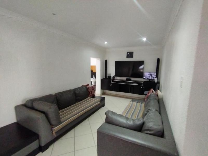 5 Bedroom Property for Sale in Azaadville Gauteng