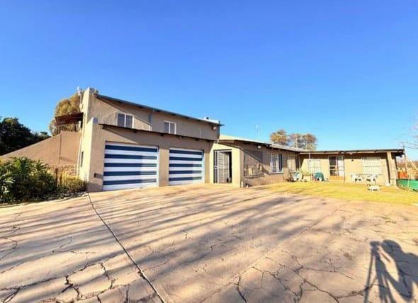 4 Bedroom Property for Sale in Westonaria Gauteng