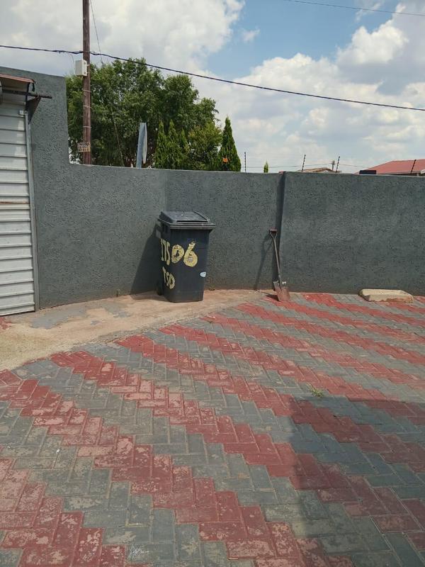 To Let 3 Bedroom Property for Rent in Protea Glen Gauteng