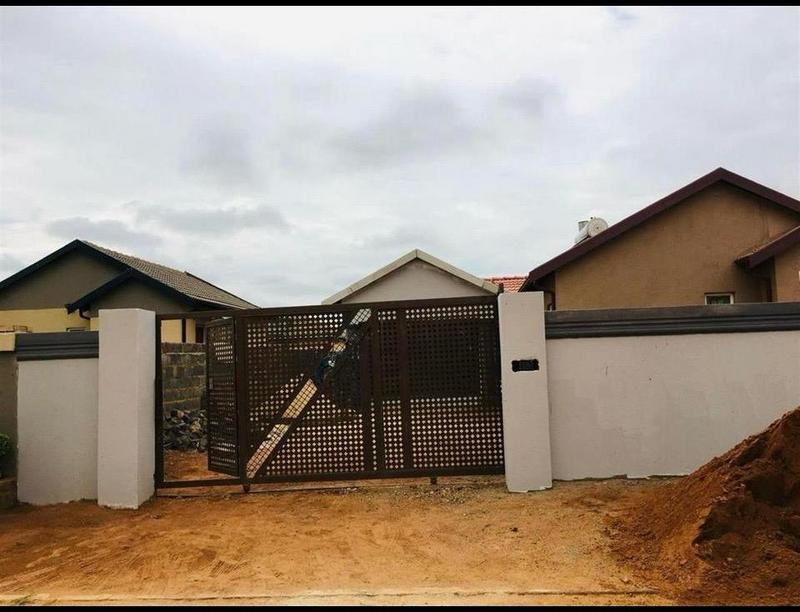 2 Bedroom Property for Sale in Lehae Gauteng