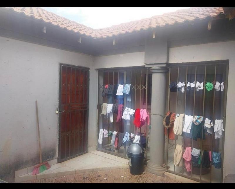 2 Bedroom Property for Sale in Lehae Gauteng