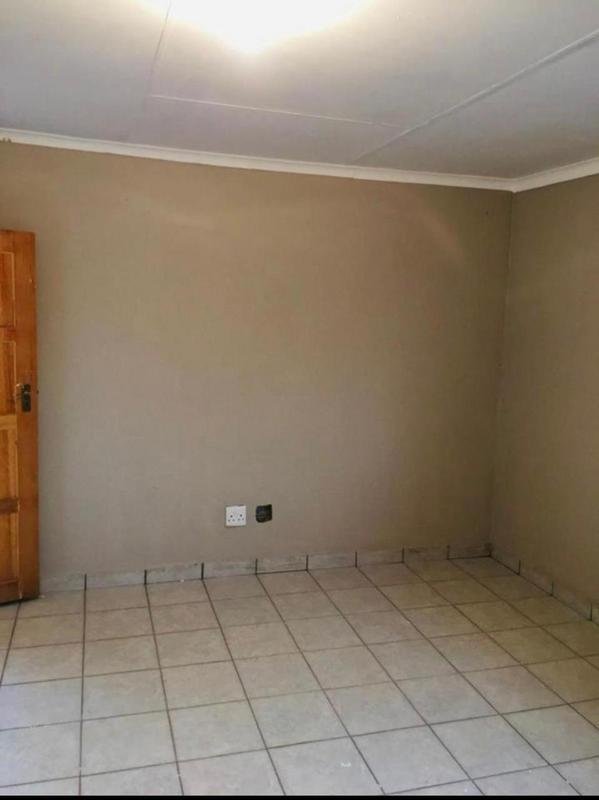2 Bedroom Property for Sale in Lehae Gauteng