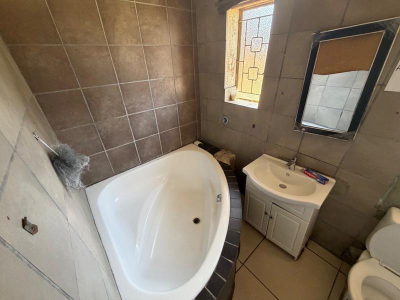 6 Bedroom Property for Sale in Vanderbijlpark CE 2 Gauteng