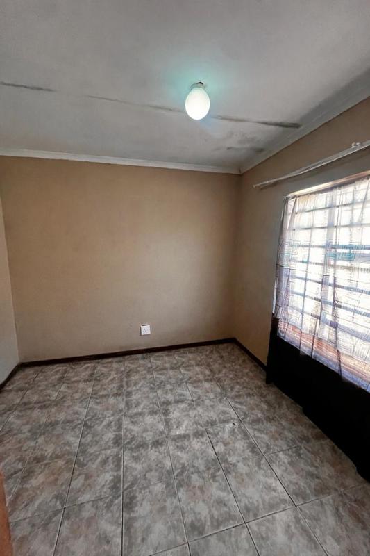 2 Bedroom Property for Sale in Zakariyya Park Gauteng