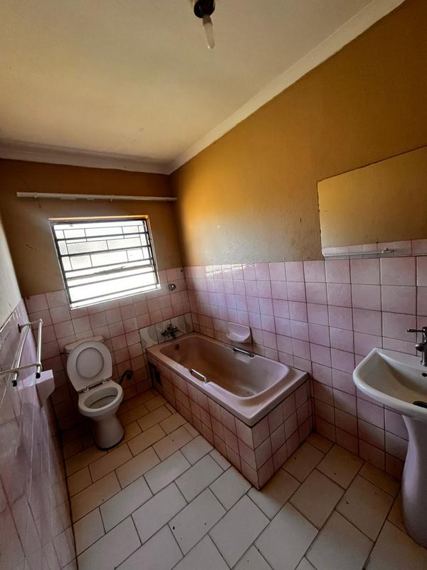 2 Bedroom Property for Sale in Zakariyya Park Gauteng