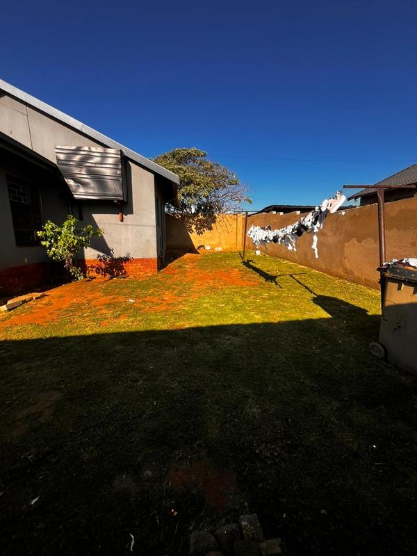 2 Bedroom Property for Sale in Zakariyya Park Gauteng