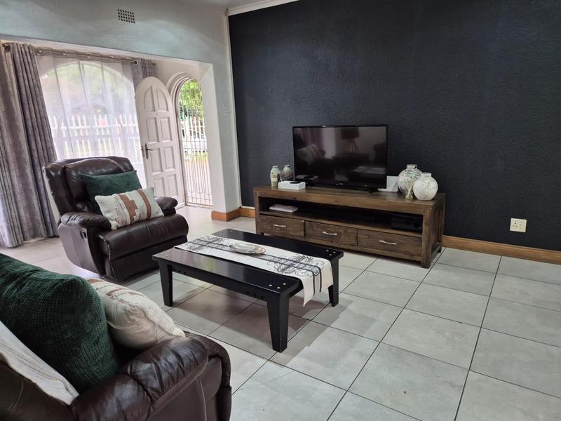 4 Bedroom Property for Sale in Brackenhurst Gauteng