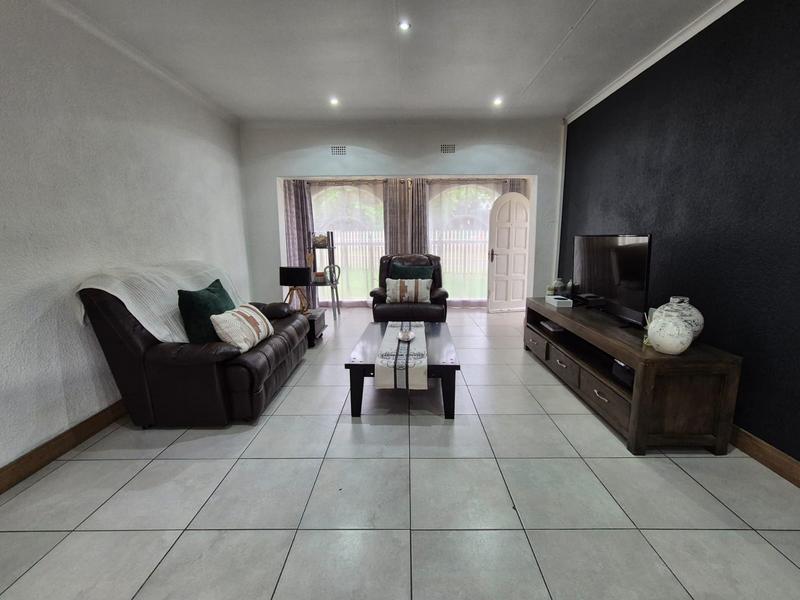 4 Bedroom Property for Sale in Brackenhurst Gauteng
