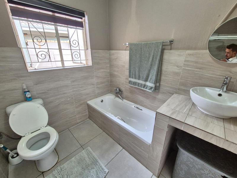 4 Bedroom Property for Sale in Brackenhurst Gauteng