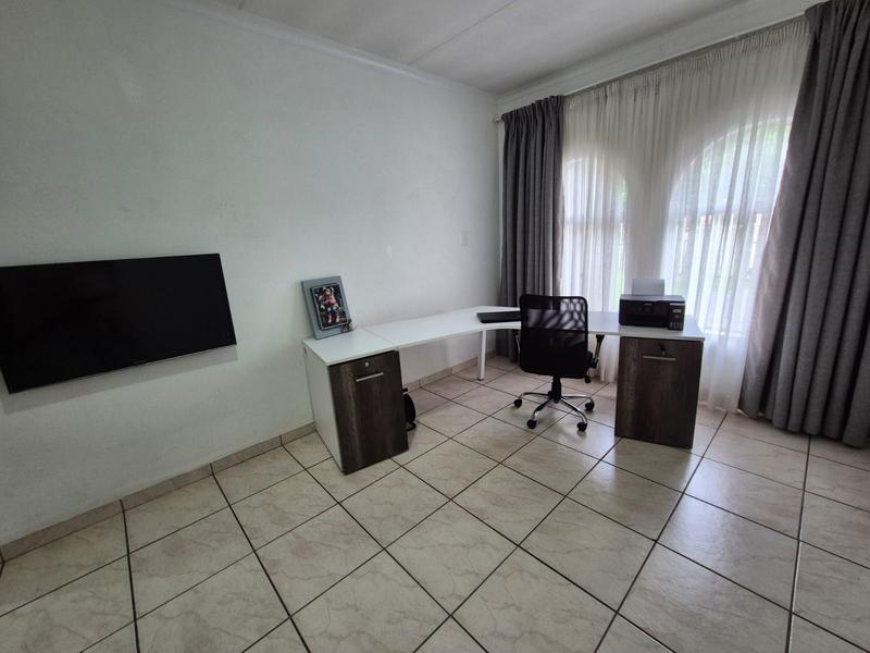 4 Bedroom Property for Sale in Brackenhurst Gauteng