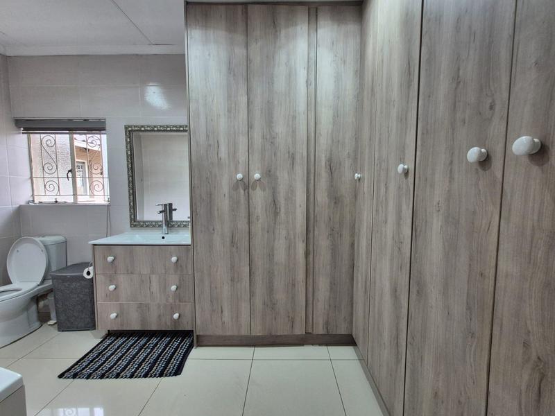 4 Bedroom Property for Sale in Brackenhurst Gauteng