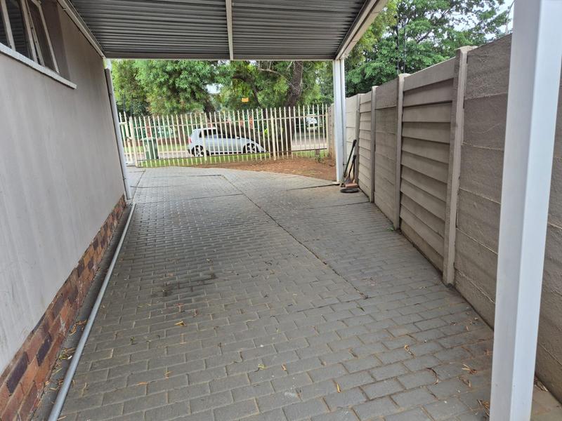 4 Bedroom Property for Sale in Brackenhurst Gauteng