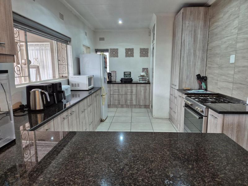 4 Bedroom Property for Sale in Brackenhurst Gauteng