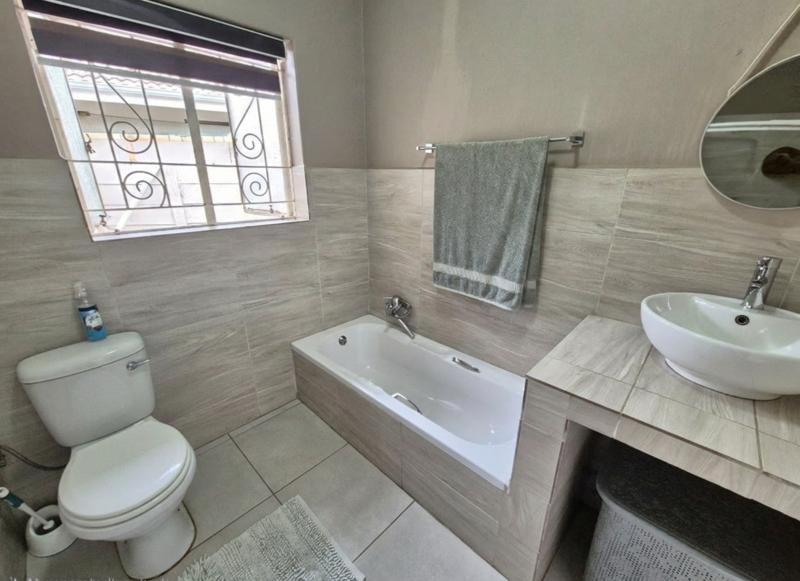 4 Bedroom Property for Sale in Brackenhurst Gauteng