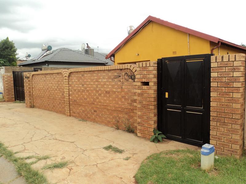3 Bedroom Property for Sale in Vosloorus Ext 5 Gauteng