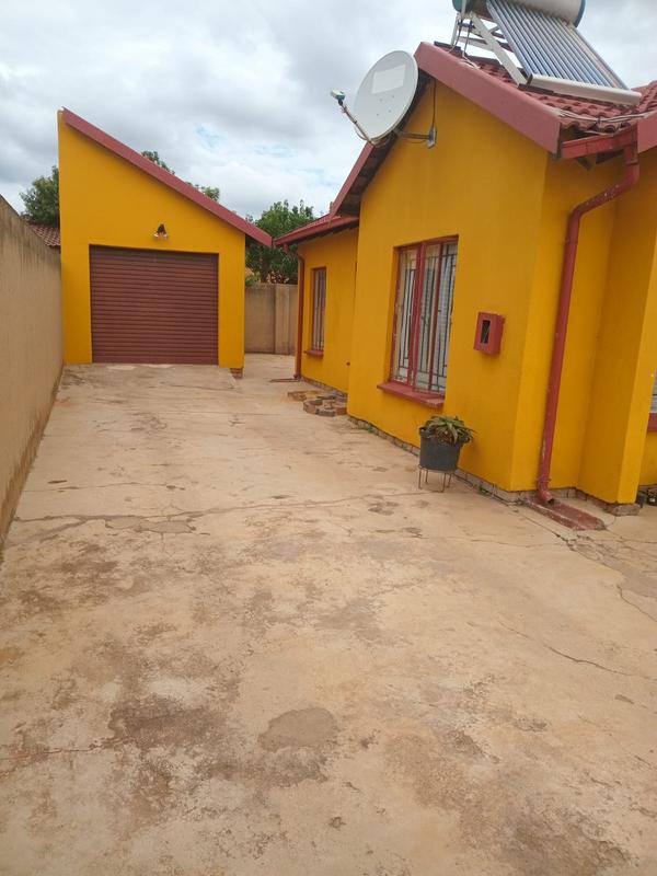 3 Bedroom Property for Sale in Vosloorus Ext 5 Gauteng