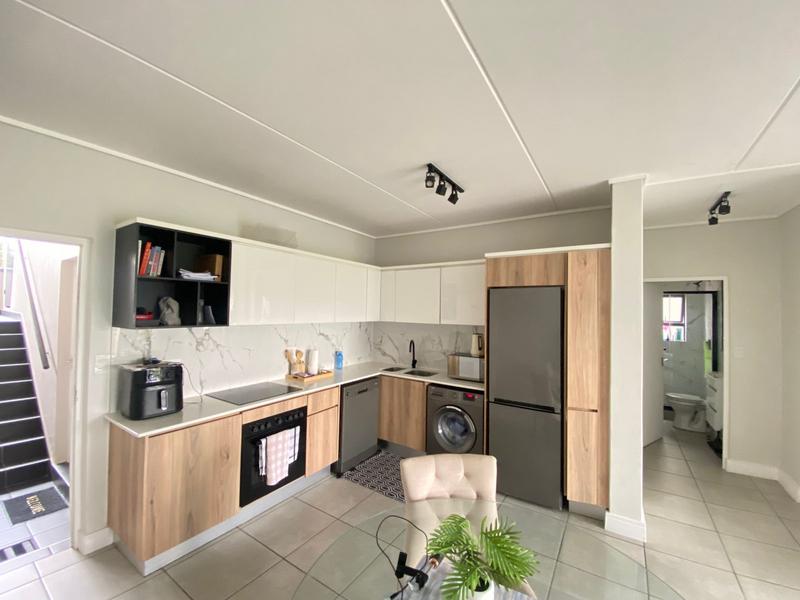 2 Bedroom Property for Sale in Waterfall Gauteng