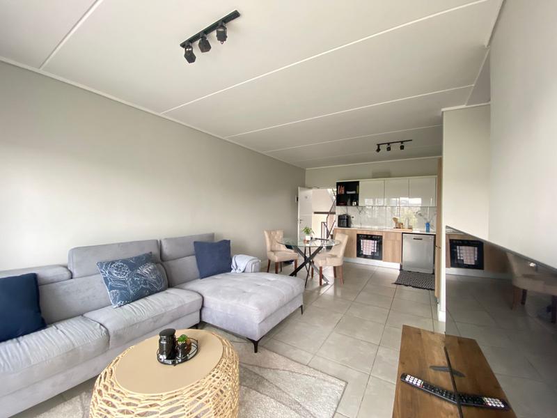 2 Bedroom Property for Sale in Waterfall Gauteng