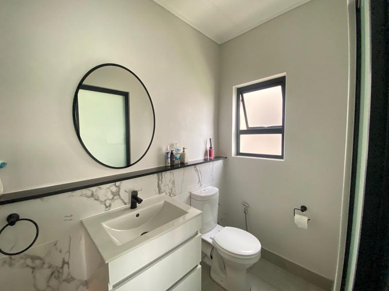 2 Bedroom Property for Sale in Waterfall Gauteng