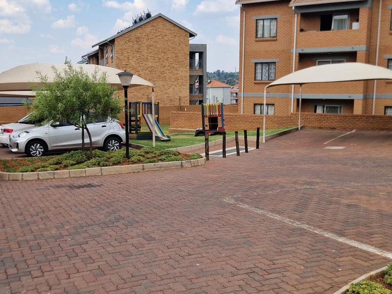 2 Bedroom Property for Sale in Noordwyk Gauteng