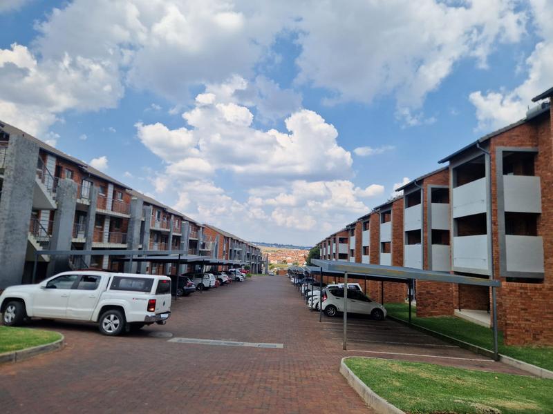 2 Bedroom Property for Sale in Noordwyk Gauteng