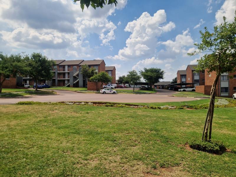 2 Bedroom Property for Sale in Noordwyk Gauteng