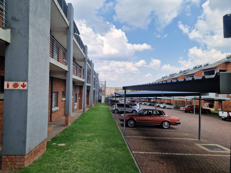 2 Bedroom Property for Sale in Noordwyk Gauteng