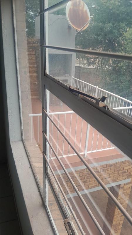 2 Bedroom Property for Sale in Groblerpark Gauteng