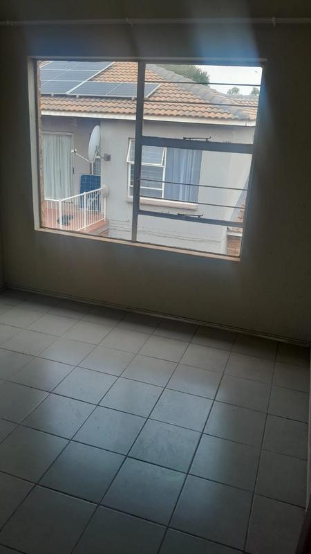 2 Bedroom Property for Sale in Groblerpark Gauteng