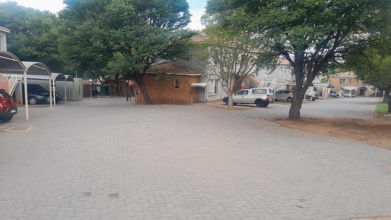 2 Bedroom Property for Sale in Groblerpark Gauteng