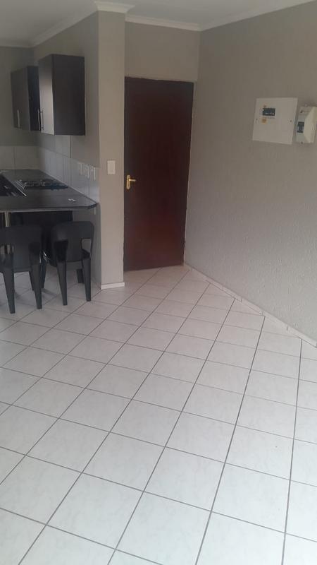 2 Bedroom Property for Sale in Groblerpark Gauteng