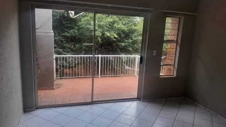 2 Bedroom Property for Sale in Groblerpark Gauteng