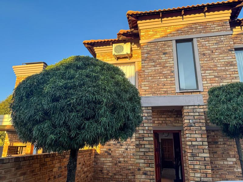 3 Bedroom Property for Sale in Mondeor Gauteng