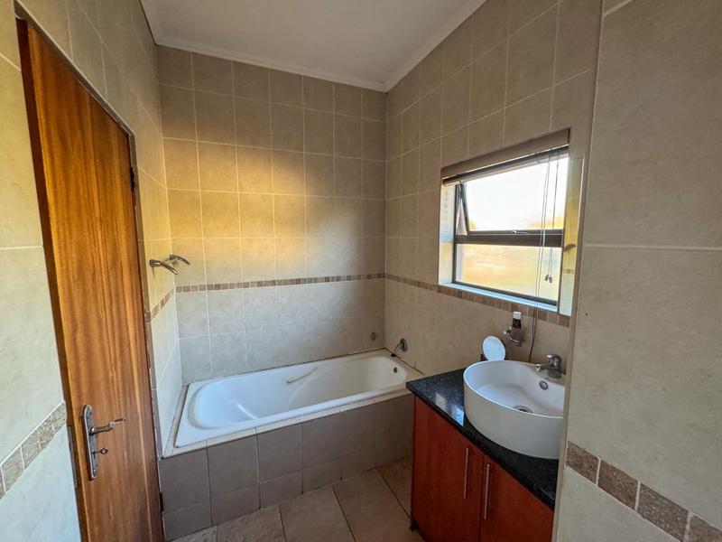 3 Bedroom Property for Sale in Mondeor Gauteng