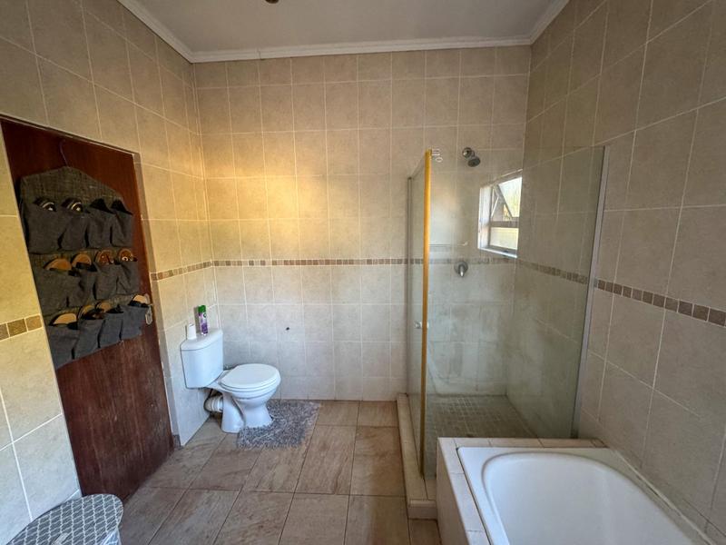 3 Bedroom Property for Sale in Mondeor Gauteng