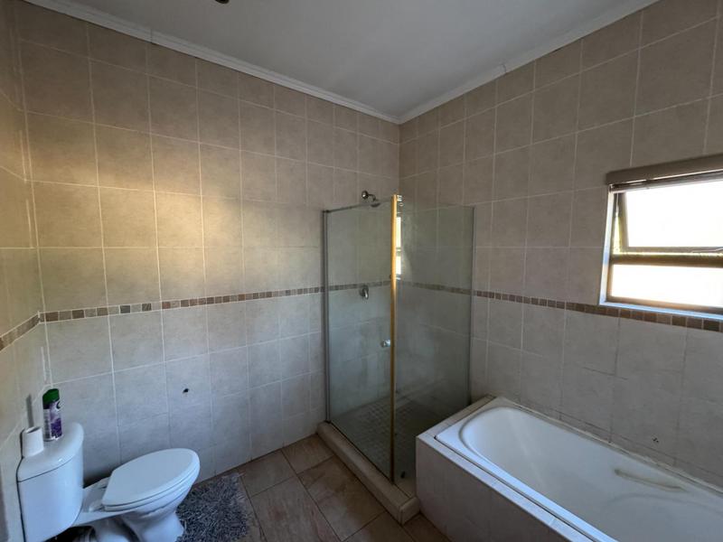 3 Bedroom Property for Sale in Mondeor Gauteng