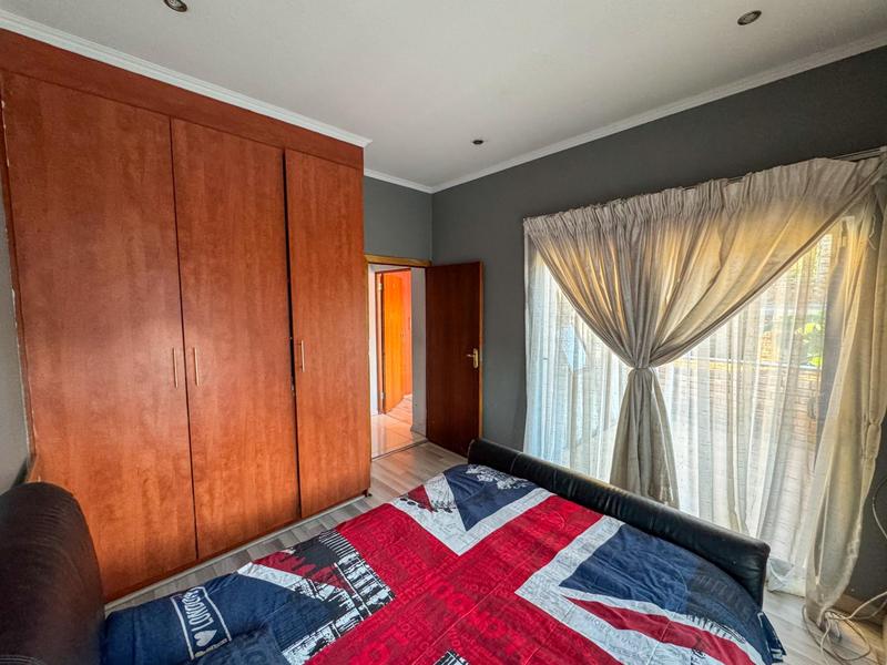 3 Bedroom Property for Sale in Mondeor Gauteng