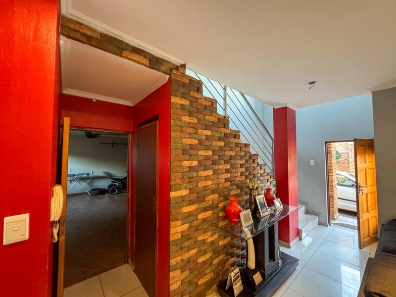 3 Bedroom Property for Sale in Mondeor Gauteng