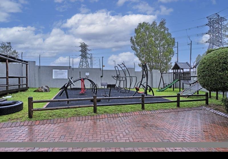 To Let 2 Bedroom Property for Rent in Barbeque Downs Gauteng